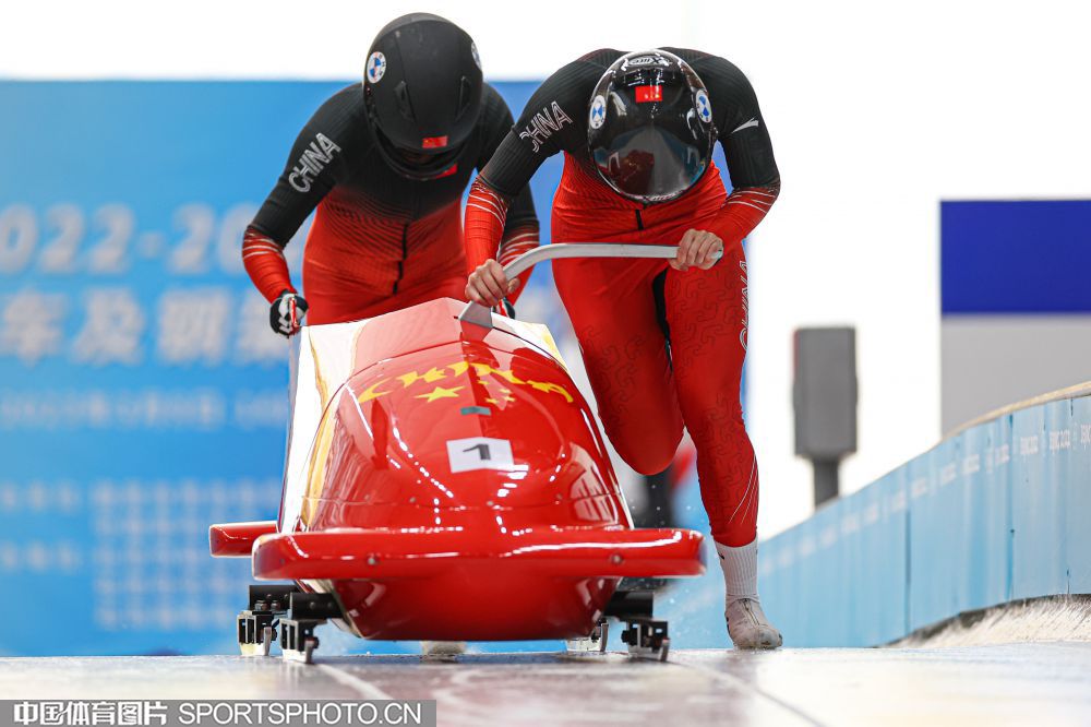 让我们以著 让我们以著